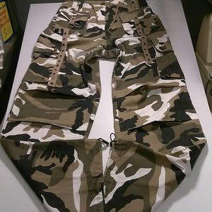 Riflessi Camo Pants NWOT